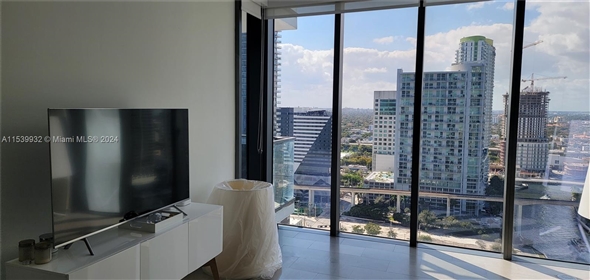 68 Se 6th St #2110 Miami Florida, 33131 | Stunning and Elegant Apartment