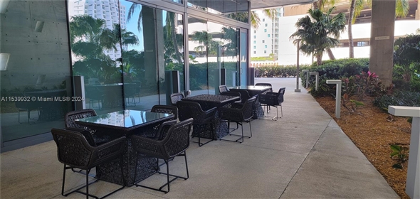 68 Se 6th St #2110 Miami Florida, 33131 | Stunning and Elegant Apartment