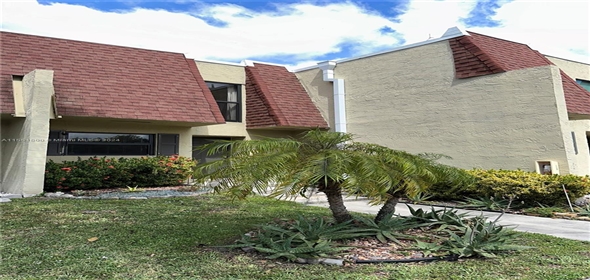 8975 E Palm Tree Ln # 8975 Pembroke Pines Florida, 33024 | Beautiful Townhouse