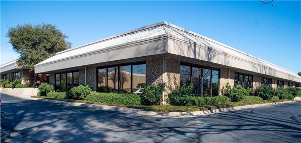 2401-2415 Avenue J Arlington Texas, 76006 | Oakhollow Business Park Complex