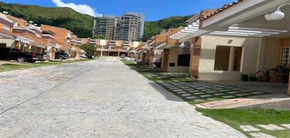 Monte Plata Trigal Norte Valencia Carabobo, 2001 | STUNNING HOME