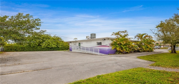 4930 Palm Ave Hialeah Florida, 33012 | Commercial property