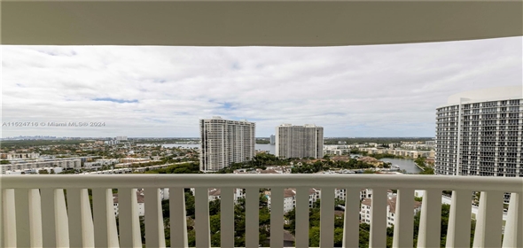 3000 Island Bl # 2303 Aventura Florida, 33160 | Sophisticated Condo