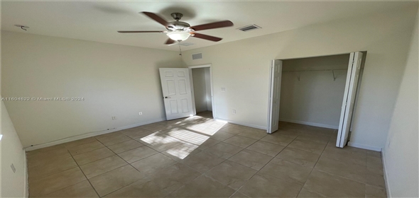 588 SE 35th Ter # . Homestead Florida, 33033 | Beutiful single family home