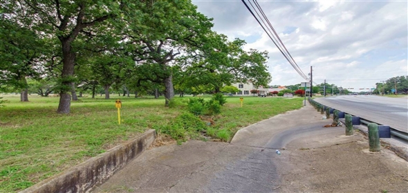 1311 E Main St Fredericksburg Texas, 78624 | Convenient Commercial Land