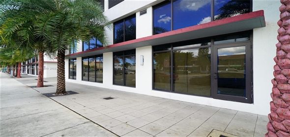 3930 NW 7th St # 104 Miami Florida, 33126 | Splendid Comercial Building