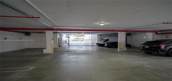 3930 NW 7th St # 104 Miami Florida, 33126 | Splendid Comercial Building