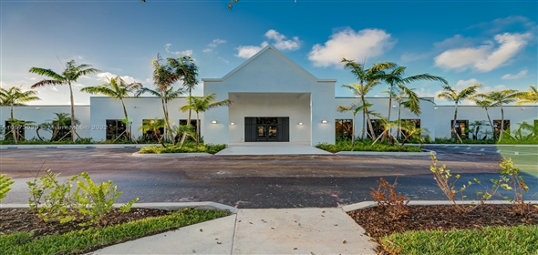 8950 SW 152nd St # 105 Palmetto Bay Florida, 33157 | Splendid Commercial Building