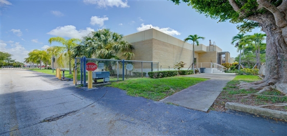 8950 SW 152nd St # 105 Palmetto Bay Florida, 33157 | Splendid Commercial Building