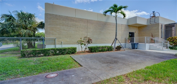 8950 SW 152nd St # 105 Palmetto Bay Florida, 33157 | Splendid Commercial Building