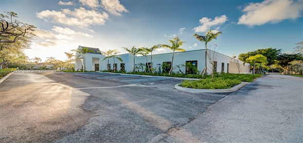 8950 SW 152nd St # 105 Palmetto Bay Florida, 33157 | Splendid Commercial Building