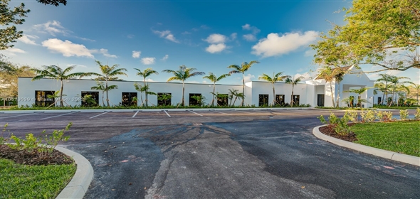 8950 SW 152nd St # 105 Palmetto Bay Florida, 33157 | Splendid Commercial Building