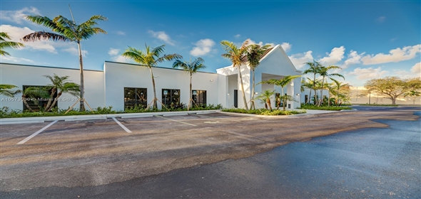 8950 SW 152nd St # 105 Palmetto Bay Florida, 33157 | Splendid Commercial Building