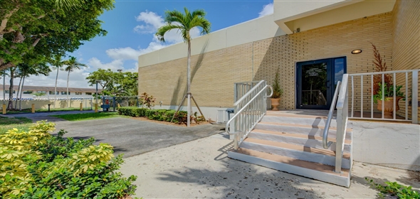 8950 SW 152nd St # 105 Palmetto Bay Florida, 33157 | Splendid Commercial Building