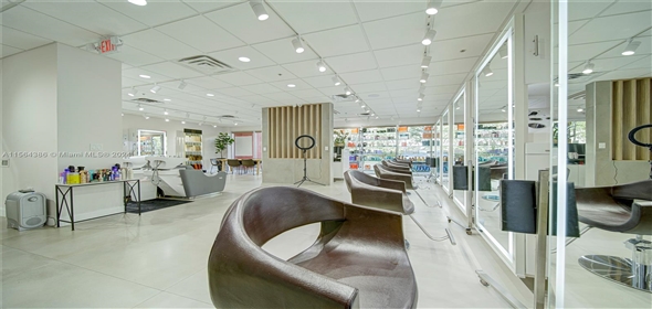 1 Hialeah Florida, 33015 | Beauty Salon