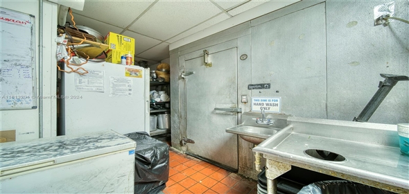 1 North Miami Beach Florida, 33181 | Full Service Restaurant