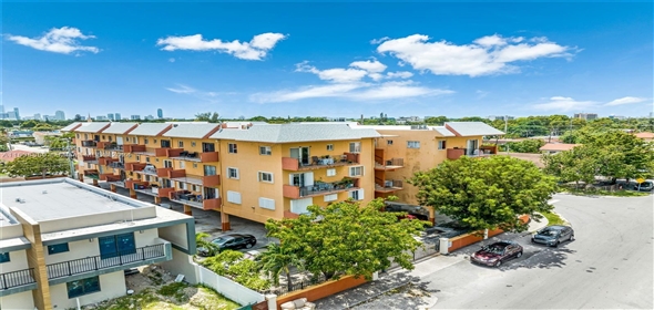 2921 SW 10th St # 36 Miami Florida, 33135 | Spectacular Condo/Townhouse