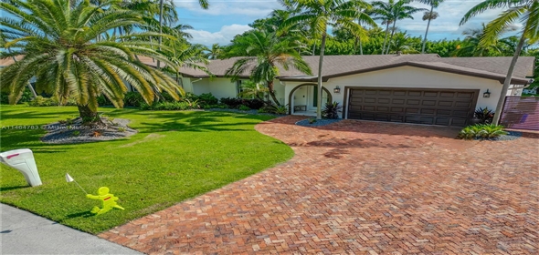 6420 Dolphin Dr Coral Gables Florida, 33134 | Modern and Spacious Family Home