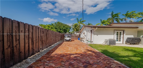 6420 Dolphin Dr Coral Gables Florida, 33134 | Modern and Spacious Family Home