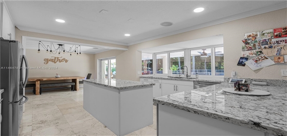 6420 Dolphin Dr Coral Gables Florida, 33134 | Modern and Spacious Family Home