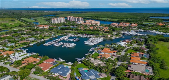 6420 Dolphin Dr Coral Gables Florida, 33134 | Modern and Spacious Family Home