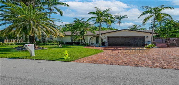 6420 Dolphin Dr Coral Gables Florida, 33134 | Modern and Spacious Family Home