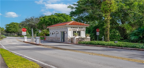 6420 Dolphin Dr Coral Gables Florida, 33134 | Modern and Spacious Family Home