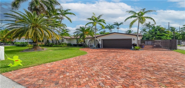 6420 Dolphin Dr Coral Gables Florida, 33134 | Modern and Spacious Family Home