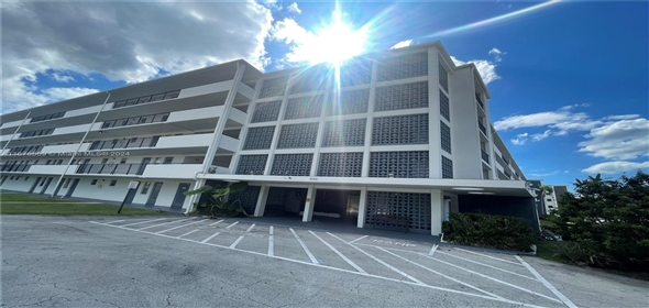 950 Hillcrest Dr # 302, BLDG 16 Hollywood Florida, 33021 | Beautiful Condo