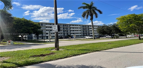 950 Hillcrest Dr # 302, BLDG 16 Hollywood Florida, 33021 | Beautiful Condo