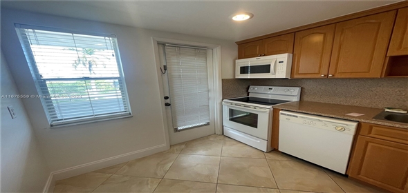 950 Hillcrest Dr # 302, BLDG 16 Hollywood Florida, 33021 | Beautiful Condo