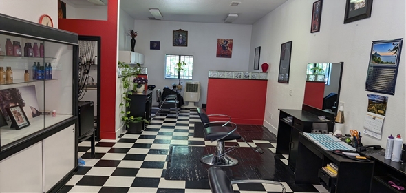 200 S Leroux St Flagstaff Arizona, 86001 | Fully Built-Out Salon Suite