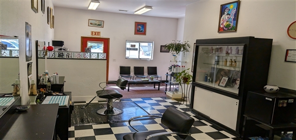 200 S Leroux St Flagstaff Arizona, 86001 | Fully Built-Out Salon Suite