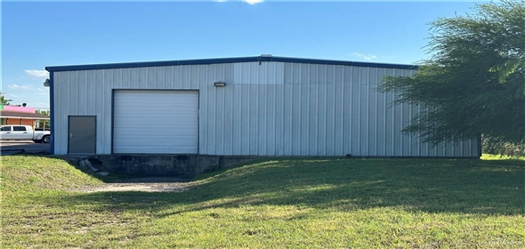 3911 W State Highway 107 Edinburg Texas, 78539 | Exclusive Industrial Building