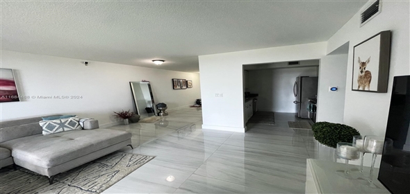 900 SW 8th St # 901 Miami Florida, 33130 | Beautiful Furnished Condo