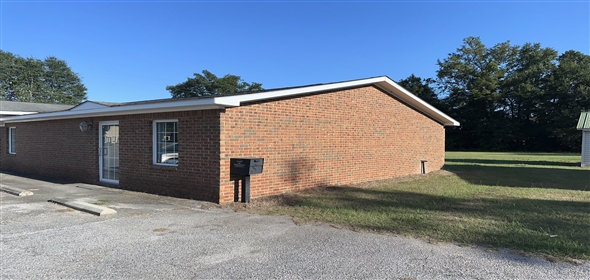 121 W. 8th Street Rincon Georgia, 31326 | 800 SF of Office Space Available in Rincon, GA 31326; 121 W 8th St., Rincon, GA 31326