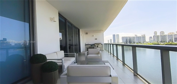 3300 NE 188 St. # 611 Aventura Florida, 33180 | Beautiful Condo