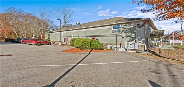 13 N Main St East Hampton Connecticut, 06424 | Exceptional 3-Unit Property with Expansion Potential