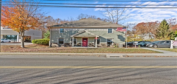 13 N Main St East Hampton Connecticut, 06424 | Exceptional 3-Unit Property with Expansion Potential