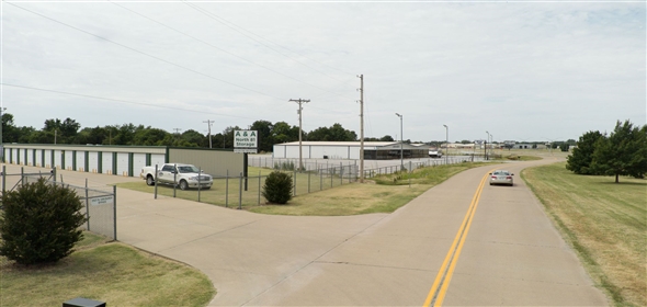 3921 N. Van Buren Bypass Enid Oklahoma, 73701 | AA North 81 Storage