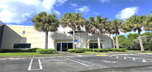 3906 NW 126th Ave Coral Springs Florida, 33065 | Beautiful Warehouse Office