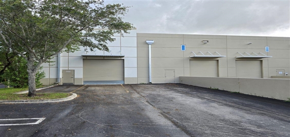 3906 NW 126th Ave Coral Springs Florida, 33065 | Beautiful Warehouse Office