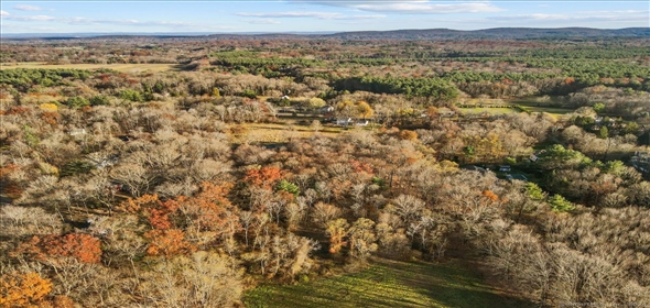 40 Holcomb Street Simsbury Connecticut, 06070 | Luxury Custom Homes on 10 Pristine Acres in Simsbury