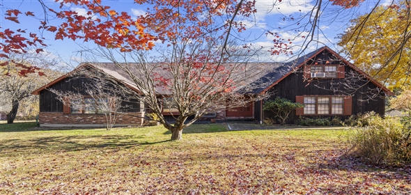 6 Quaker Ridge Road Sherman Connecticut, 06784 | Charming Sherman home