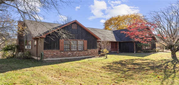 6 Quaker Ridge Road Sherman Connecticut, 06784 | Charming Sherman home