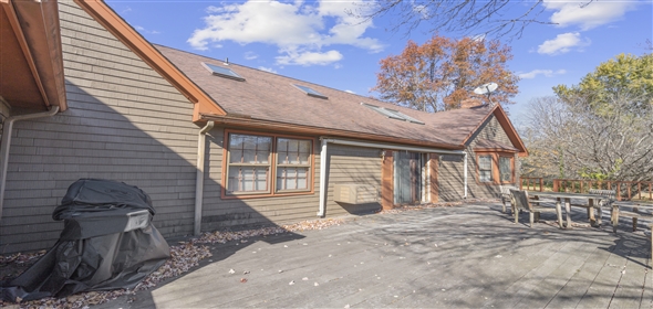 6 Quaker Ridge Road Sherman Connecticut, 06784 | Charming Sherman home