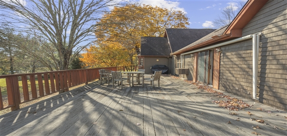 6 Quaker Ridge Road Sherman Connecticut, 06784 | Charming Sherman home