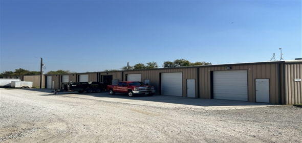 11975 Cleveland Gibbs Rd #108 Roanoke Texas, 76262 | Industrial Flex For Lease: 11975 Cleveland Gibbs Rd Suite 108, Roanoke