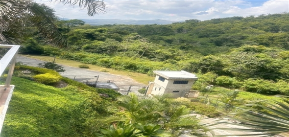 Colinas de Guataparo, Valencia Carabobo, 2001 | Exclsive House - Quinta en Colinas de Guataparo