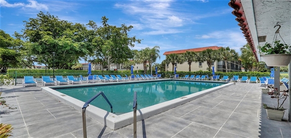 111 S Hollybrook Dr # 208 Pembroke Pines Florida, 33025 | Spectacular Condo/Co-Op/Villa/Townhouse